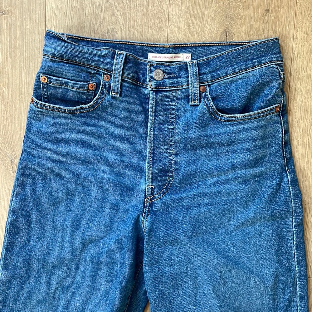 Levi’s Ribcage straight ankle jeans